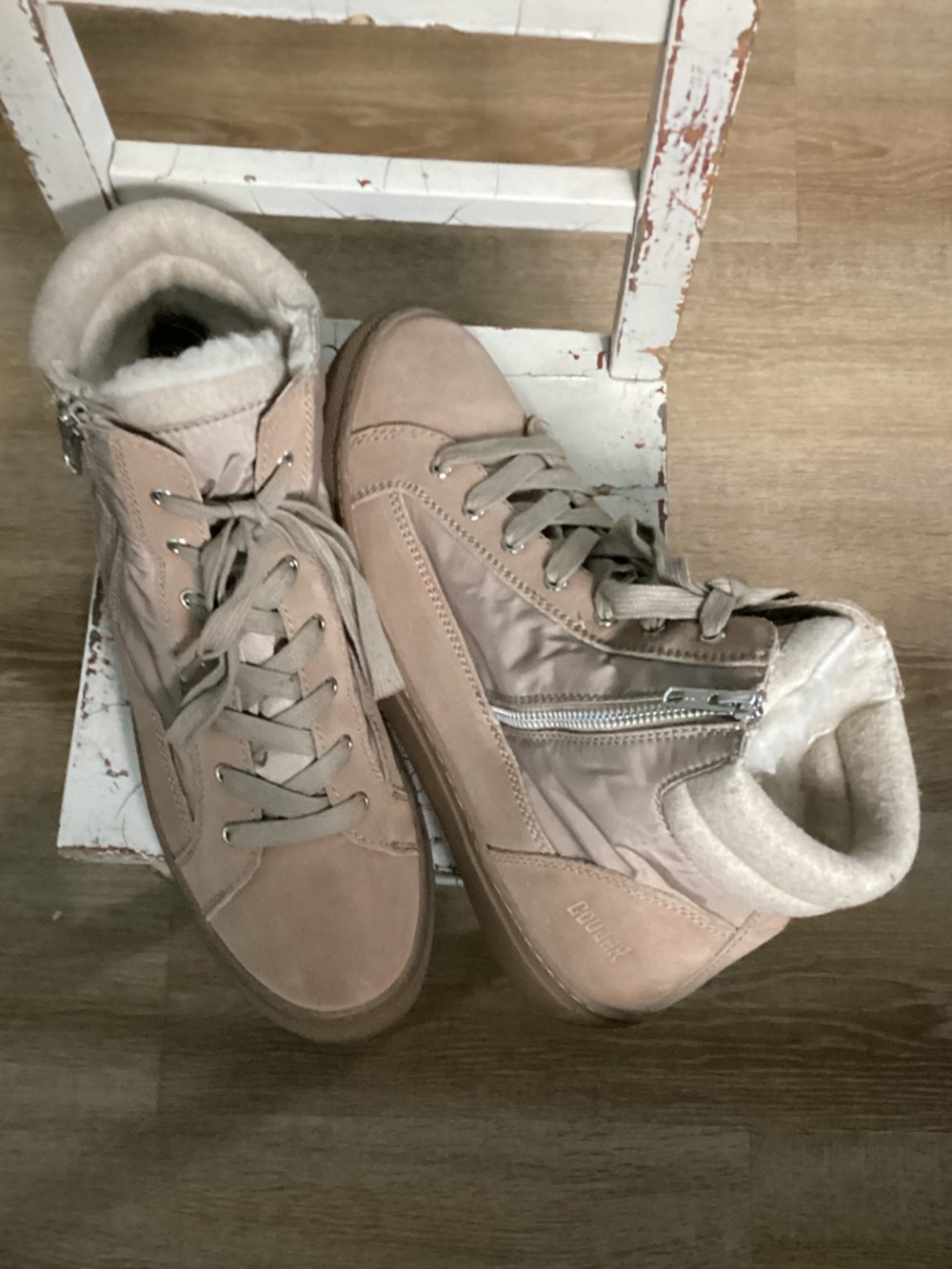Cougar Lace-Up High Top Boots in Taupe/Beige